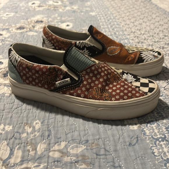 VANS Classic Slip-On Tiger Patchwork Shoes Size M4 / 5.5W Open to offers! - Picture 3 of 10